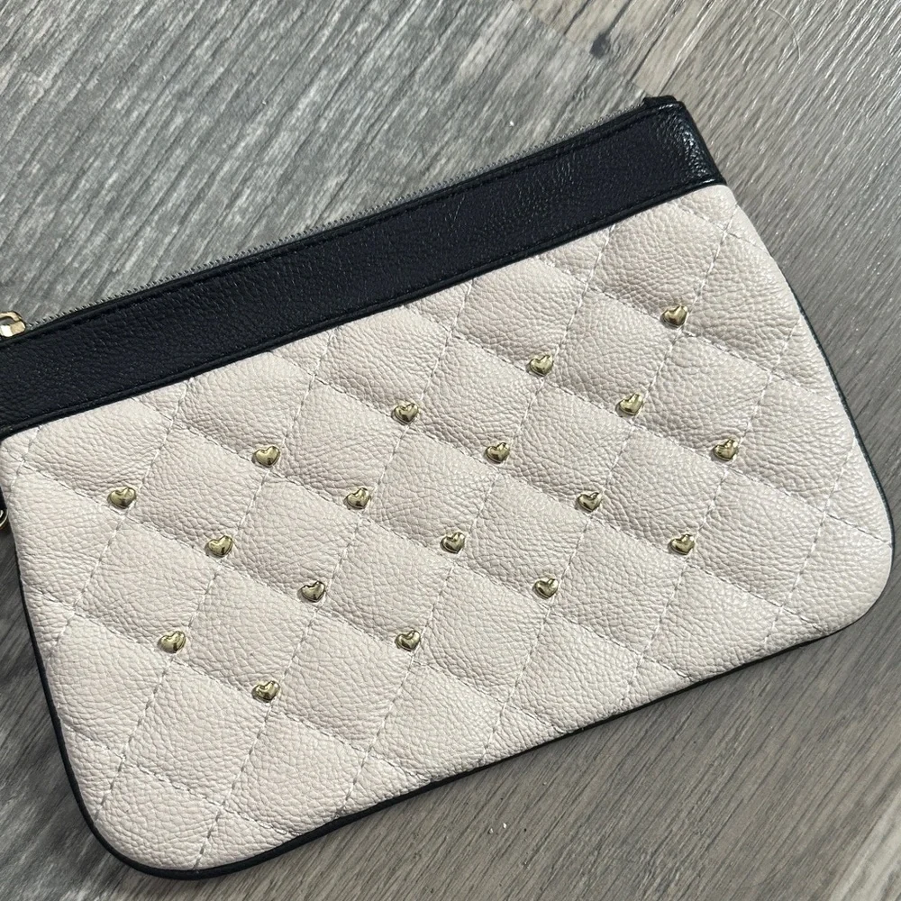 Betsey‎ Johnson Houdini Cream and Black Quilted Wristlet